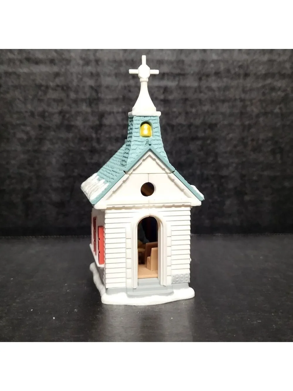 1996 Hallmark Keepsake Ornament Come All Ye Faithful Church